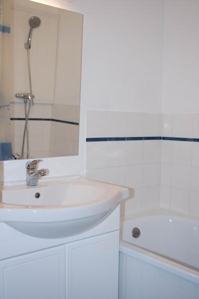 photo 5 Owner direct vacation rental Cabourg appartement Basse-Normandie Calvados bathroom