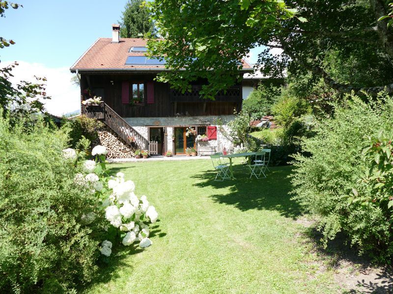 photo 1 Owner direct vacation rental Les Carroz d'Araches gite Rhone-Alps Haute-Savoie View of the property from outside