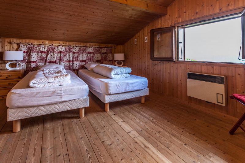 photo 18 Owner direct vacation rental Les Carroz d'Araches chalet Rhone-Alps Haute-Savoie bedroom 2