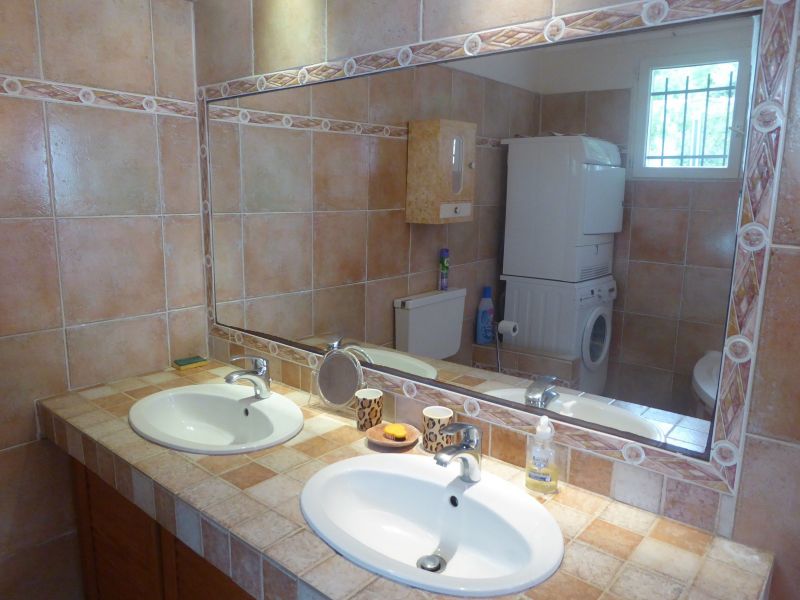 photo 12 Owner direct vacation rental Soulac villa Aquitaine Gironde bathroom