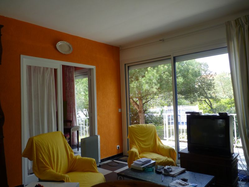 photo 11 Owner direct vacation rental Soulac villa Aquitaine Gironde Living room 1