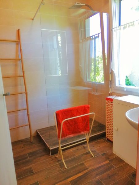 photo 25 Owner direct vacation rental Soulac villa Aquitaine Gironde Half bath 1