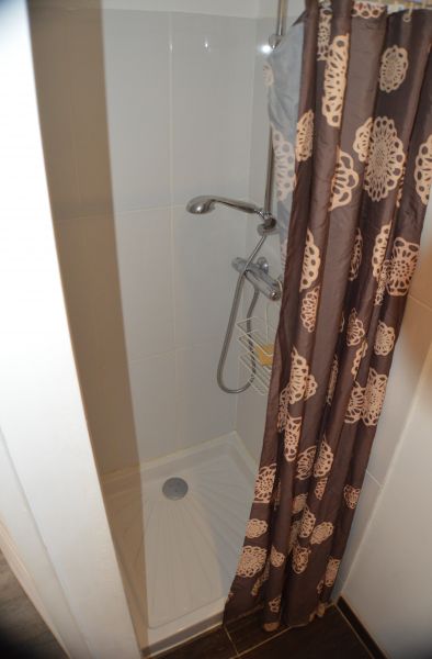 photo 13 Owner direct vacation rental Meschers maison Poitou-Charentes Charente-Maritime bathroom