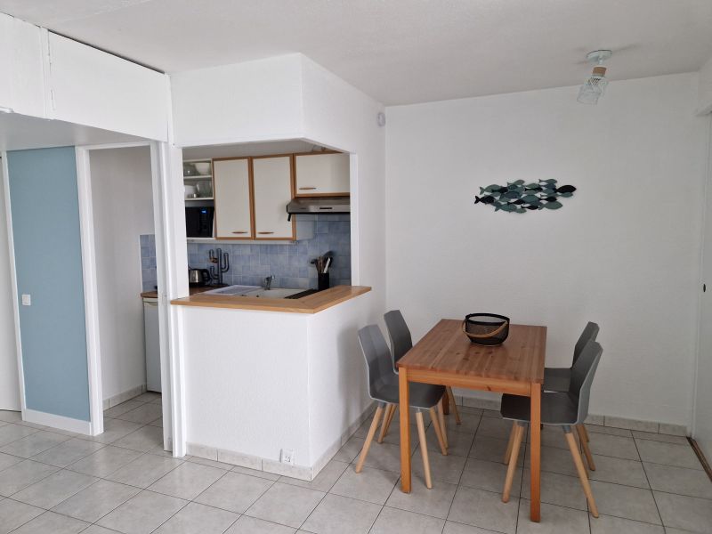 photo 9 Owner direct vacation rental La Rochelle appartement Poitou-Charentes Charente-Maritime Open-plan kitchen