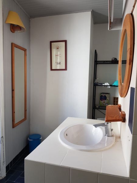 photo 9 Owner direct vacation rental Le Palais maison Brittany Morbihan bathroom