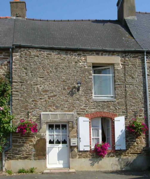photo 0 Owner direct vacation rental Dinan maison Brittany Ctes d'Armor View of the property from outside