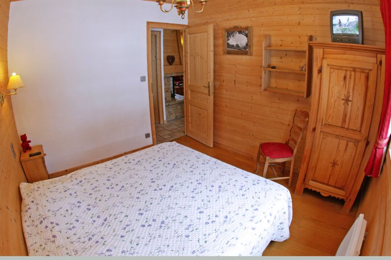 photo 23 Owner direct vacation rental Combloux chalet Rhone-Alps Haute-Savoie bedroom 1