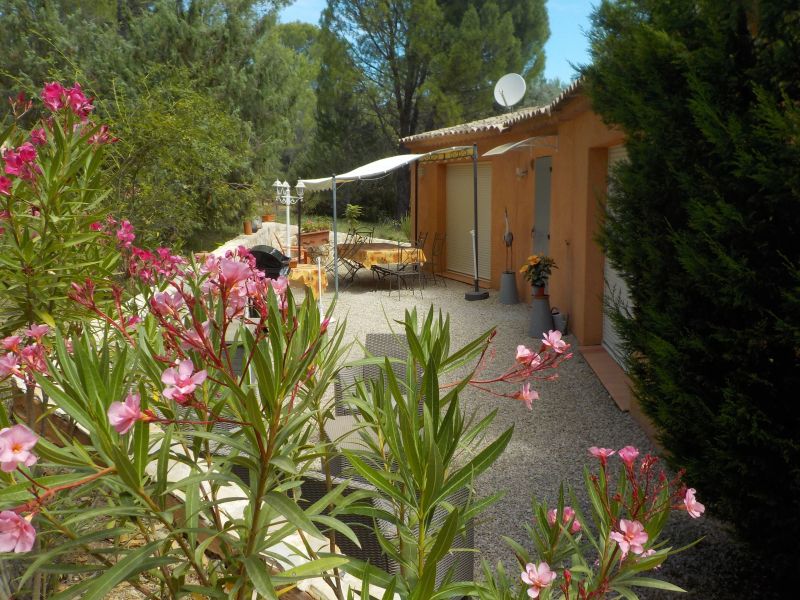 photo 21 Owner direct vacation rental Lorgues gite Provence-Alpes-Cte d'Azur Var View of the property from outside