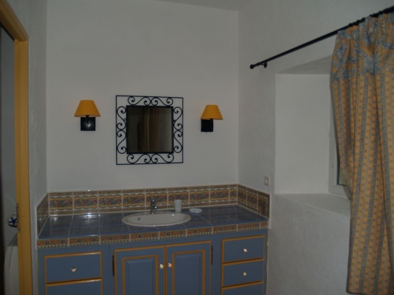 photo 26 Owner direct vacation rental Isle sur la Sorgue maison Provence-Alpes-Cte d'Azur Vaucluse bathroom 3