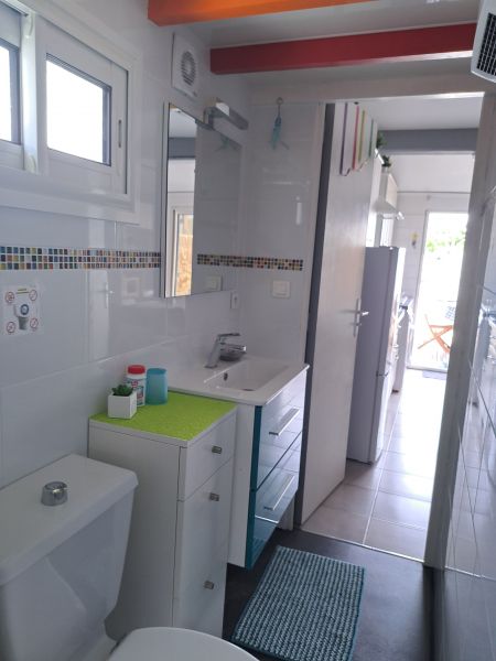 photo 24 Owner direct vacation rental Valras-Plage appartement Languedoc-Roussillon Hrault bathroom