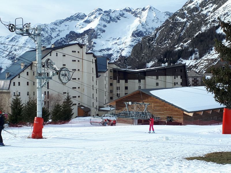 photo 11 Owner direct vacation rental Les 2 Alpes appartement Rhone-Alps Isre View of the property from outside