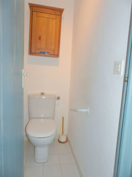 photo 16 Owner direct vacation rental Lecci appartement Corsica Corse du Sud Bathroom w/toilet only 2