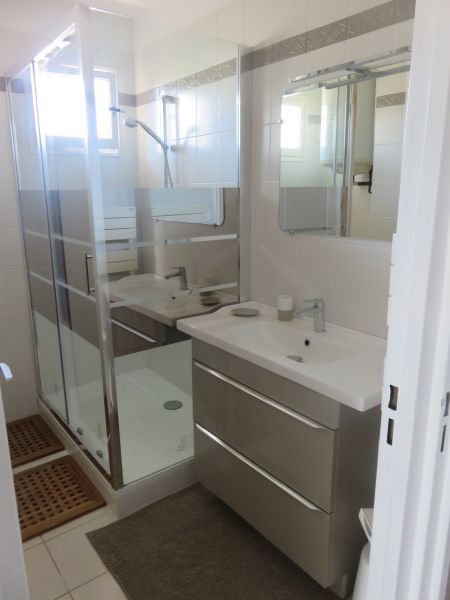 photo 11 Owner direct vacation rental Le Lavandou appartement Provence-Alpes-Cte d'Azur Var bathroom