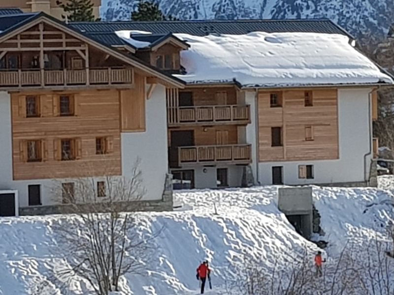 photo 17 Owner direct vacation rental Les 2 Alpes appartement   View of the property from outside