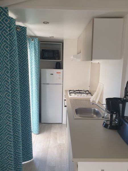 photo 3 Owner direct vacation rental Montalivet mobilhome Aquitaine Gironde Kitchenette