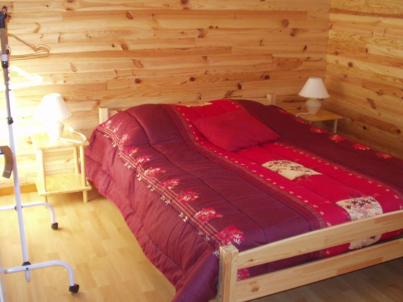 photo 2 Owner direct vacation rental Barges appartement Midi-Pyrnes Hautes-Pyrnes bedroom