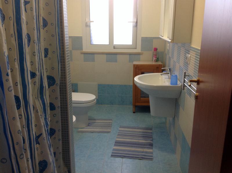 photo 13 Owner direct vacation rental Noto appartement Sicily Syracuse Province bathroom 1