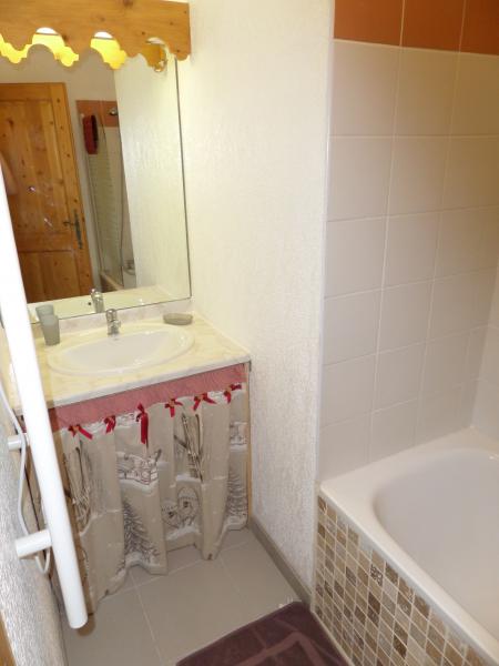 photo 5 Owner direct vacation rental Samons appartement Rhone-Alps Haute-Savoie bathroom