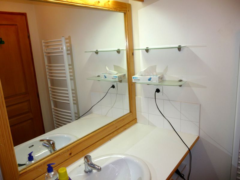 photo 9 Owner direct vacation rental Les Menuires appartement Rhone-Alps Savoie bathroom