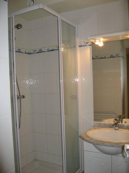 photo 10 Owner direct vacation rental Carnon Plage studio Languedoc-Roussillon Hrault Half bath