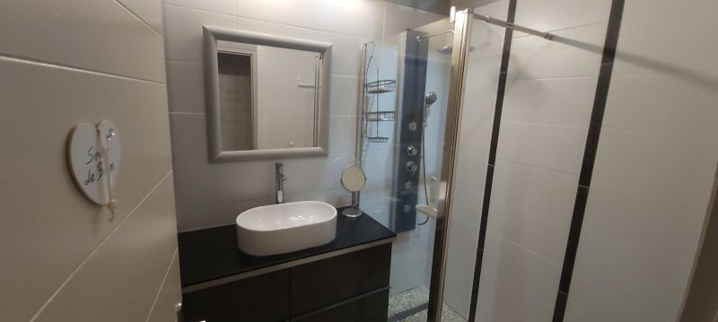 photo 5 Owner direct vacation rental Saint Jean de Monts villa Pays de la Loire Vende bathroom