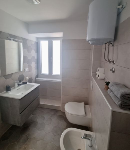 photo 19 Owner direct vacation rental Pag appartement   bathroom 2