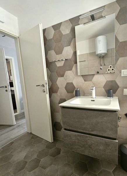 photo 20 Owner direct vacation rental Pag appartement   bathroom 2