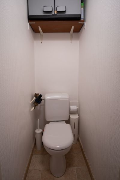 photo 14 Owner direct vacation rental Les 2 Alpes studio Rhone-Alps Isre Bathroom w/toilet only