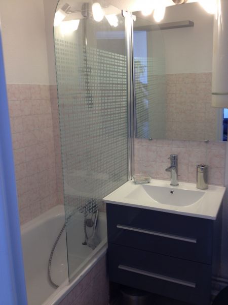 photo 7 Owner direct vacation rental Sete appartement Languedoc-Roussillon Hrault Half bath