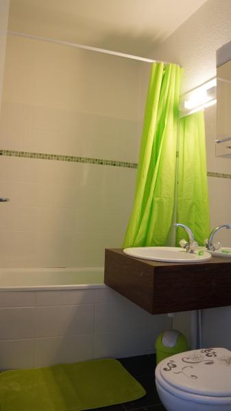 photo 3 Owner direct vacation rental Luchon Superbagneres studio Midi-Pyrnes Haute Garonne bathroom