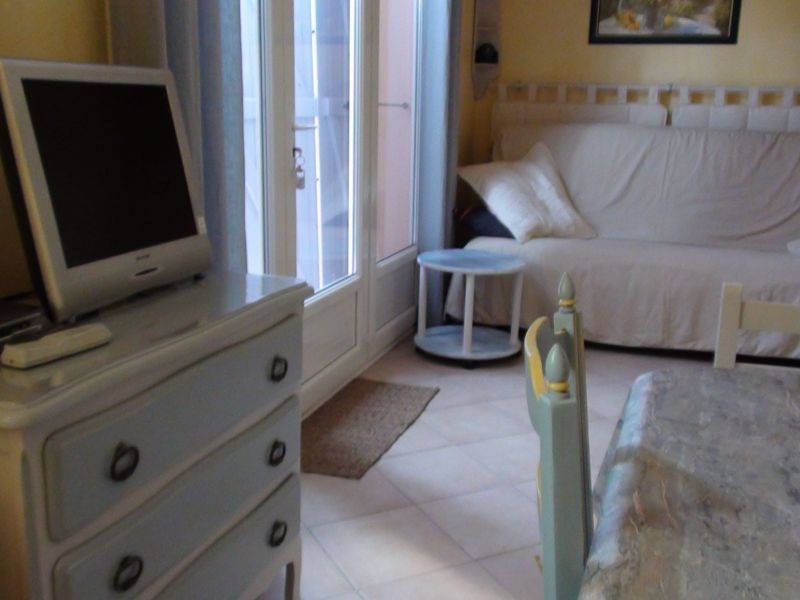 photo 9 Owner direct vacation rental Cavalaire-sur-Mer appartement Provence-Alpes-Cte d'Azur Var Living room