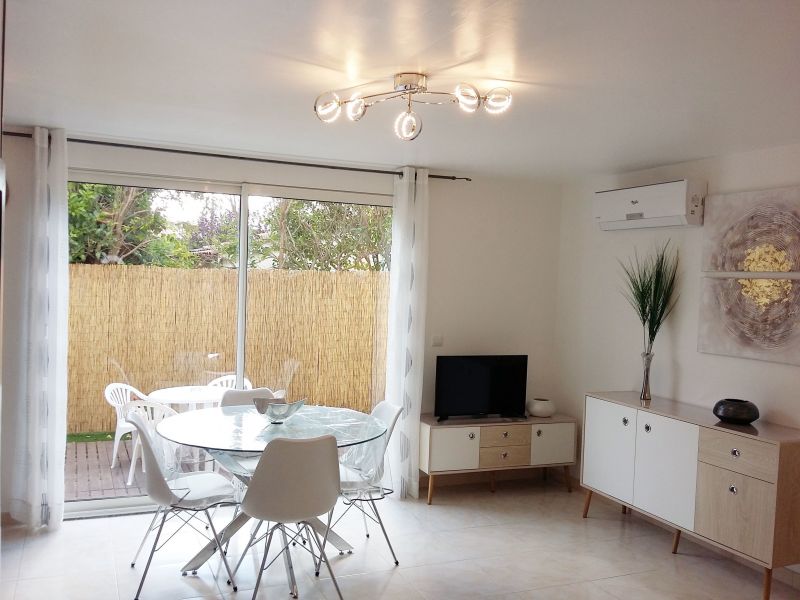 photo 14 Owner direct vacation rental Saint Cyr sur Mer appartement Provence-Alpes-Cte d'Azur Var Lounge