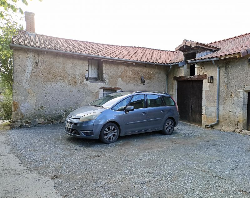 photo 20 Owner direct vacation rental Brantme gite Aquitaine Dordogne Parking