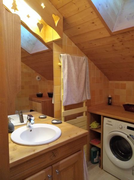 photo 11 Owner direct vacation rental Mribel appartement Rhone-Alps Savoie bathroom
