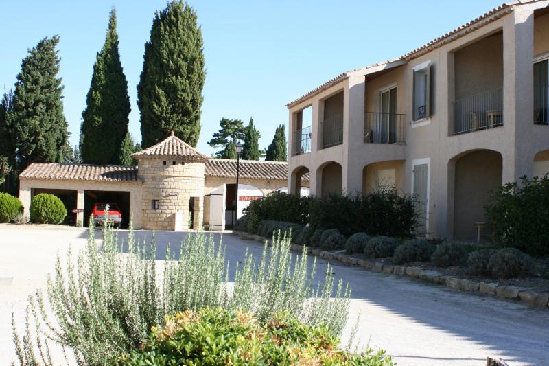photo 14 Owner direct vacation rental Orange gite Provence-Alpes-Cte d'Azur Vaucluse View of the property from outside