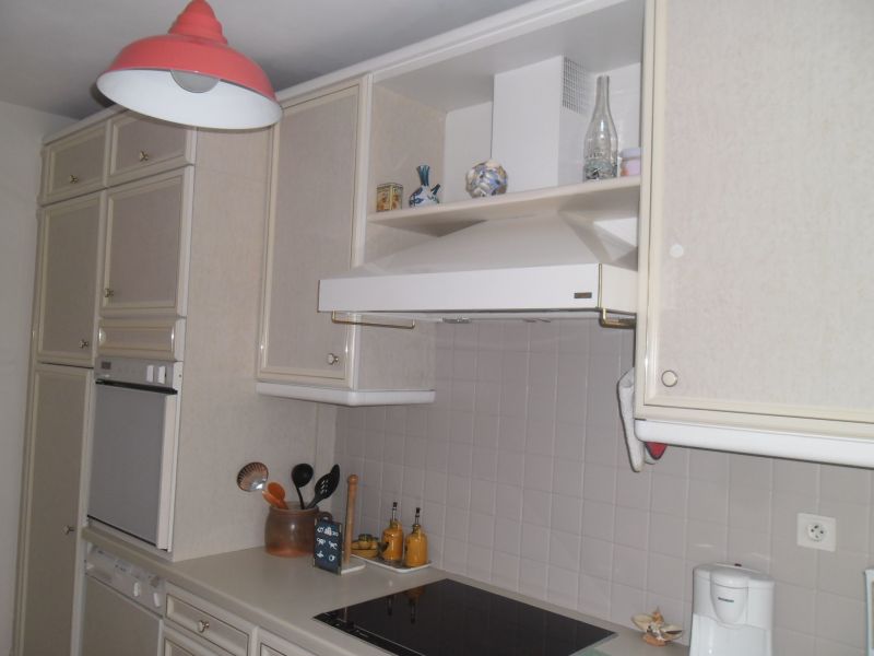 photo 13 Owner direct vacation rental Royan appartement Poitou-Charentes Charente-Maritime Separate kitchen