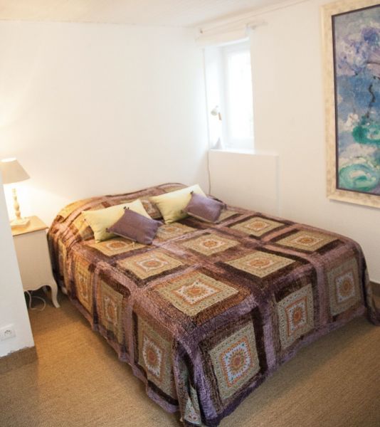 photo 8 Owner direct vacation rental Lauzerte gite Midi-Pyrnes Tarn et Garonne bedroom 1