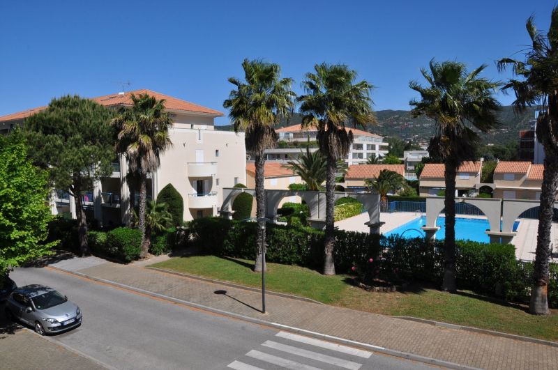 photo 5 Owner direct vacation rental Le Lavandou appartement Provence-Alpes-Cte d'Azur Var View of the property from outside