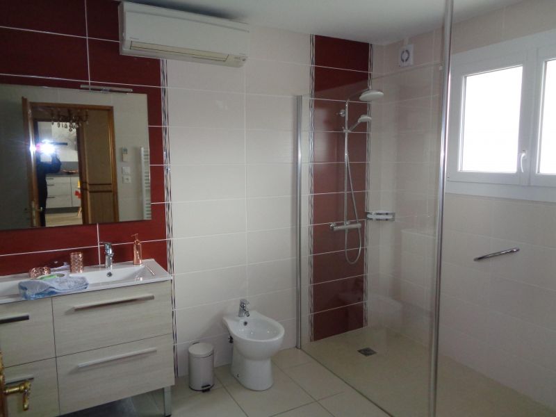 photo 5 Owner direct vacation rental La Mure appartement Rhone-Alps Isre bathroom