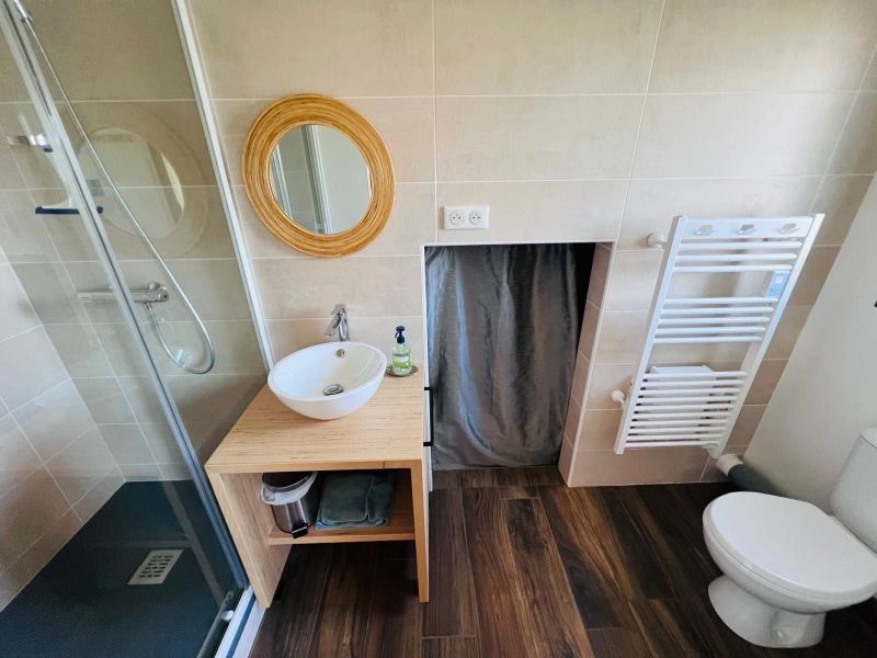 photo 6 Owner direct vacation rental Ax Trois Domaines appartement Midi-Pyrnes Arige Half bath 1