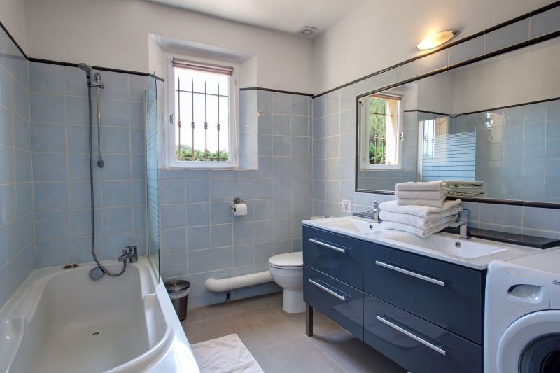 photo 7 Owner direct vacation rental Lourmarin gite Provence-Alpes-Cte d'Azur Vaucluse bathroom