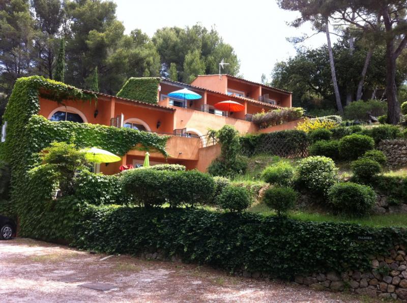 photo 16 Owner direct vacation rental Bandol appartement Provence-Alpes-Cte d'Azur Var View of the property from outside