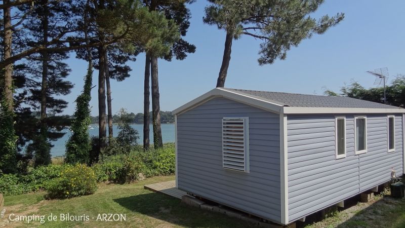 photo 6 Owner direct vacation rental Arzon mobilhome Brittany Morbihan View of the property from outside