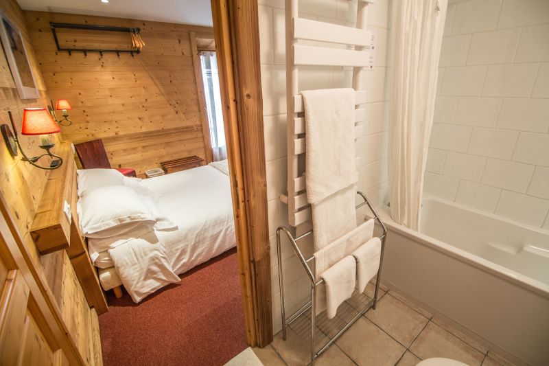 photo 14 Owner direct vacation rental Samons chalet Rhone-Alps Haute-Savoie bedroom 1