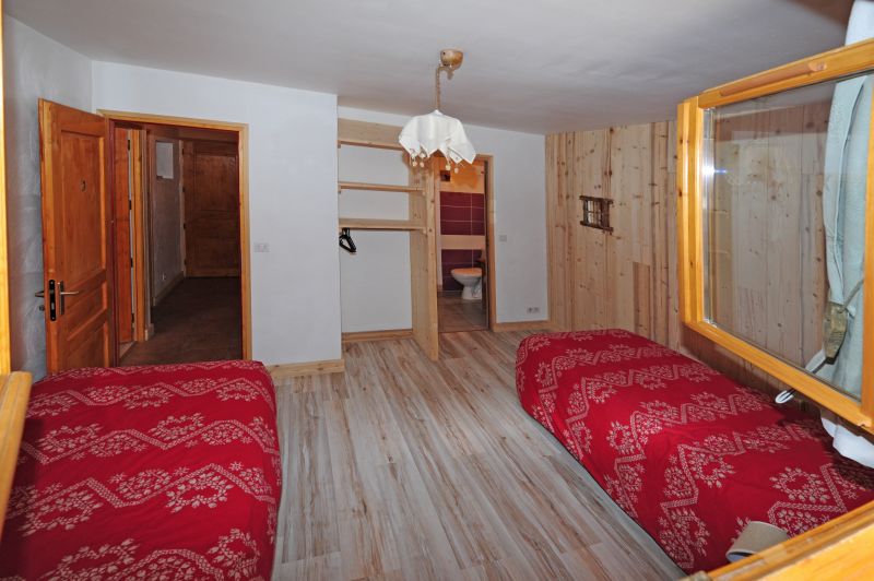 photo 16 Owner direct vacation rental Les Menuires chalet Rhone-Alps Savoie bedroom 2
