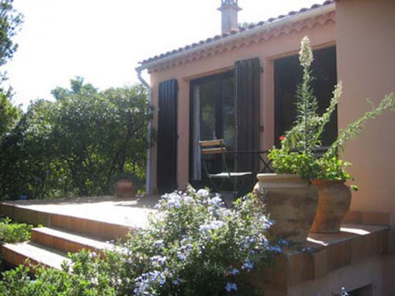photo 9 Owner direct vacation rental Giens villa Provence-Alpes-Cte d'Azur Var View of the property from outside