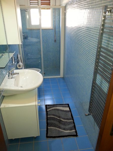 photo 11 Owner direct vacation rental Torre Canne appartement Puglia Brindisi Province bathroom