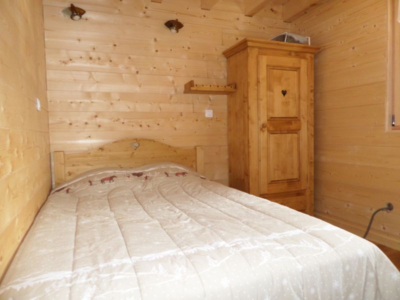 photo 5 Owner direct vacation rental Samons chalet Rhone-Alps Haute-Savoie bedroom 2