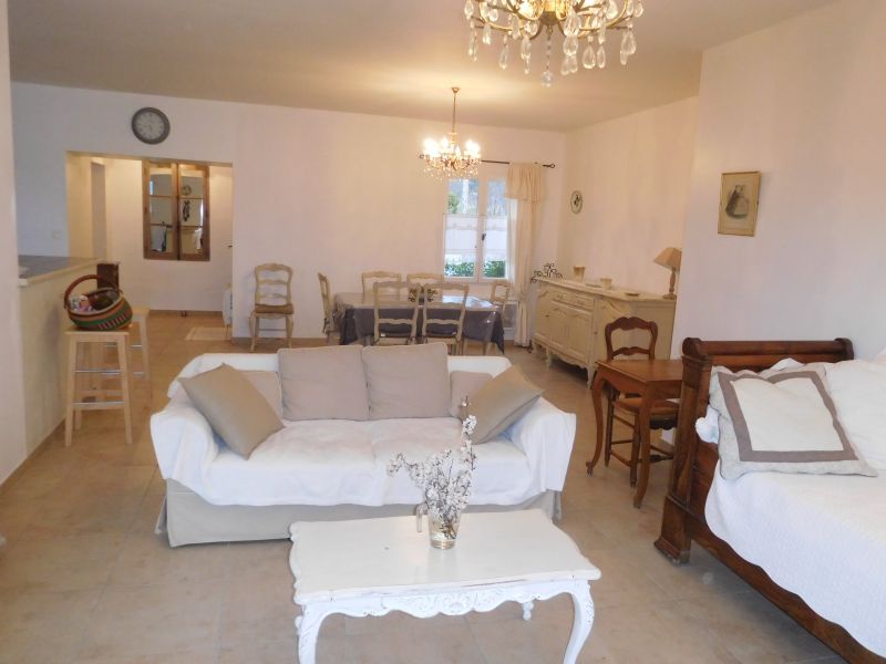 photo 10 Owner direct vacation rental Apt villa Provence-Alpes-Cte d'Azur Vaucluse Living room