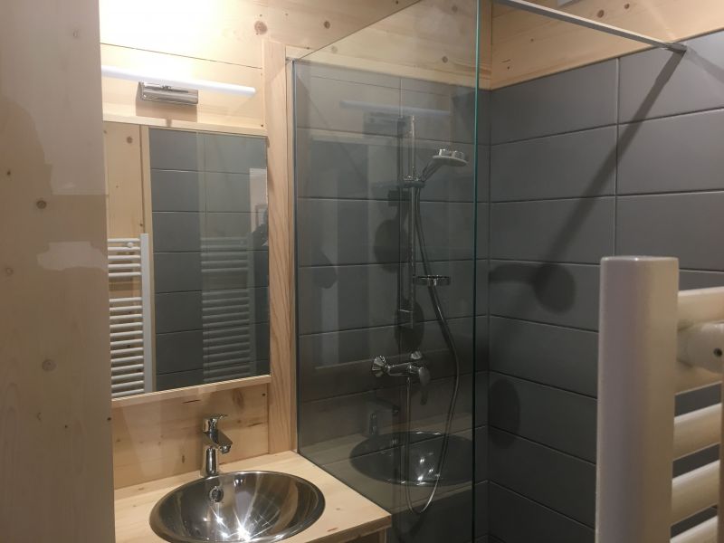 photo 6 Owner direct vacation rental Samons studio Rhone-Alps Haute-Savoie Half bath